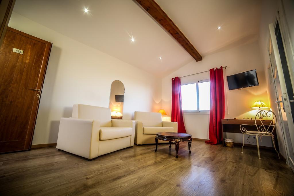 Castellu Rossu Hotel Lucciana  Bagian luar foto