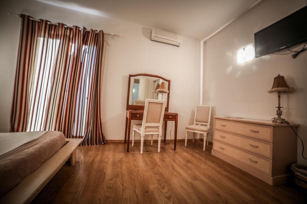 Castellu Rossu Hotel Lucciana  Bagian luar foto