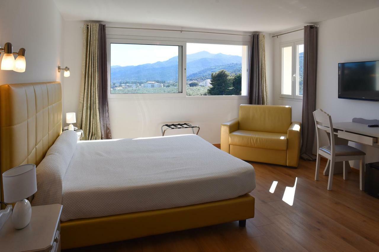 Castellu Rossu Hotel Lucciana  Bagian luar foto