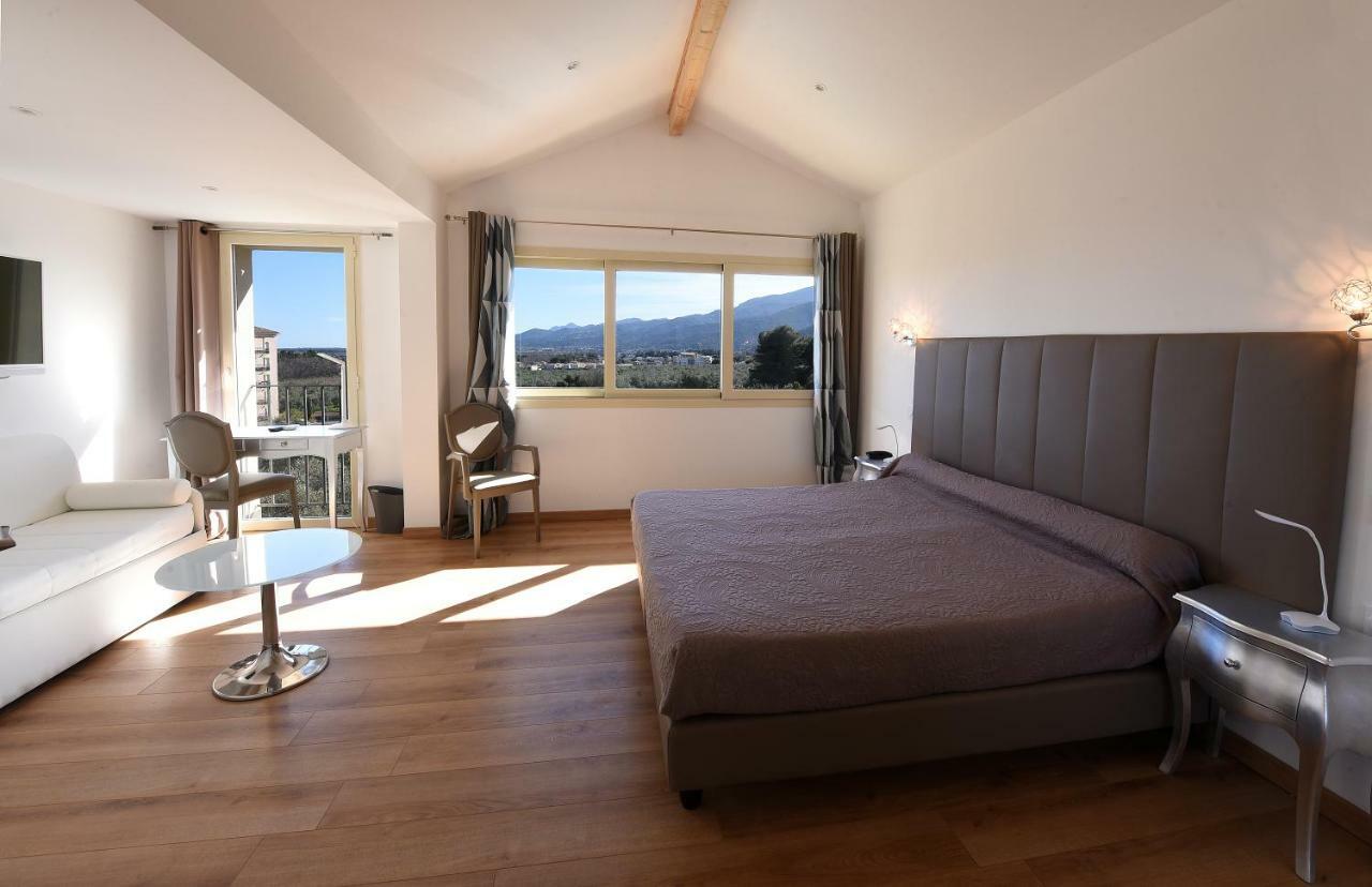 Castellu Rossu Hotel Lucciana  Bagian luar foto